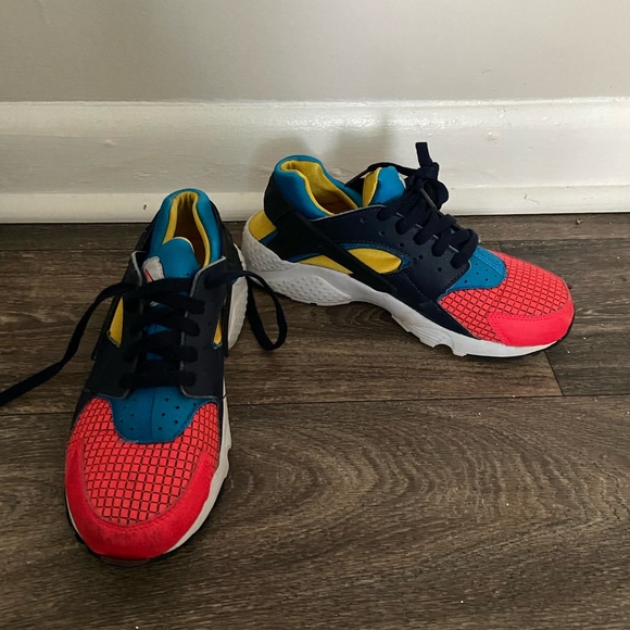 Shoes - Picture 3 of 3